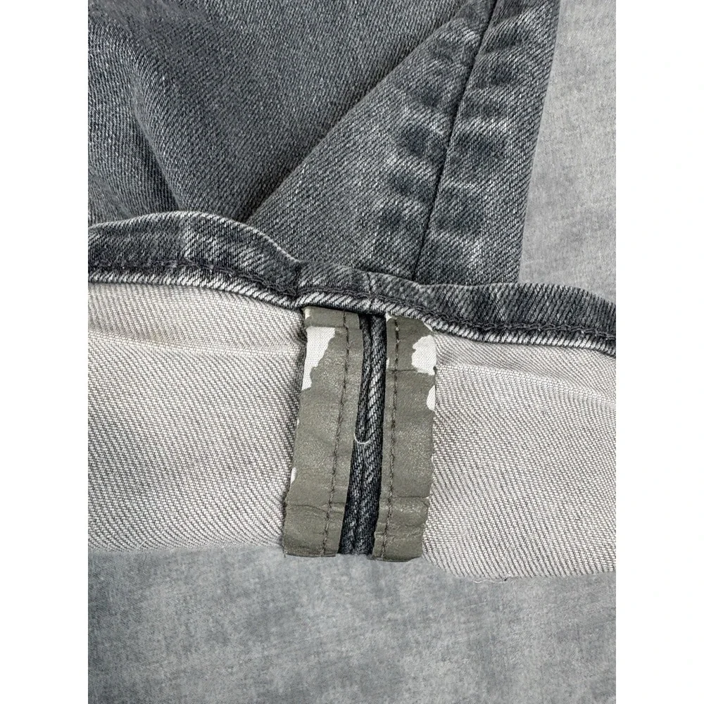 Levis very good
